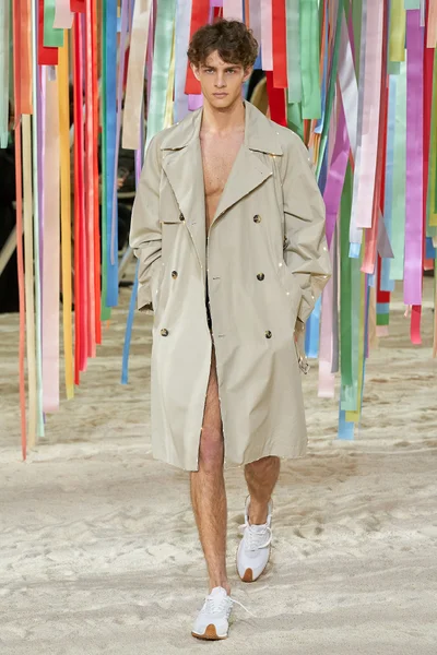 Look 44